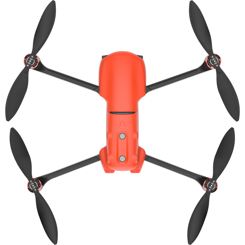 El dron original autoel Robotics Evo II tiene una cámara HDR de 8k. el dron tiene un potente paquete de cuatro rotores plegables (con una batería adicional)